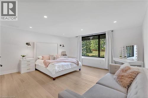 18 Fox Run Drive, Puslinch, ON - Indoor Photo Showing Bedroom