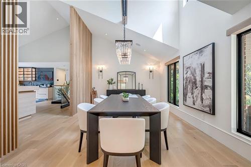 18 Fox Run Drive, Puslinch, ON - Indoor Photo Showing Dining Room