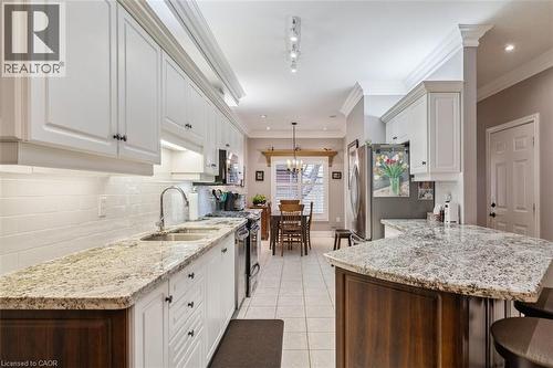 1019 North Shore Boulevard E Unit# 3, Burlington, ON - Indoor Photo Showing Kitchen With Double Sink With Upgraded Kitchen