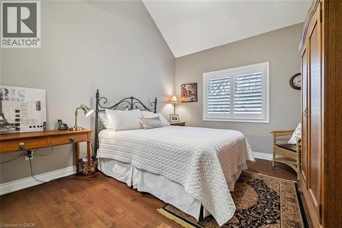 Beautiful Hardwood Floors! - 1019 North Shore Boulevard E Unit# 3, Burlington, ON - Indoor Photo Showing Bedroom