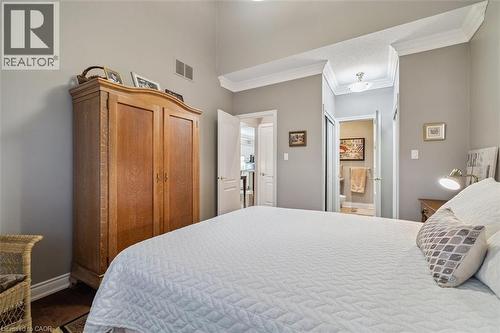 1019 North Shore Boulevard E Unit# 3, Burlington, ON - Indoor Photo Showing Bedroom