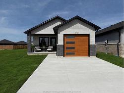 216 IRONWOOD Trail Chatham, ON N7M 0T3