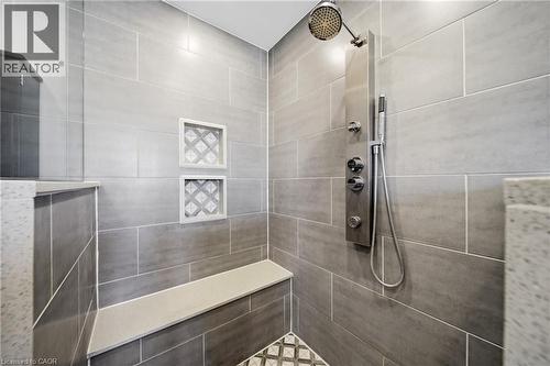 Full bath with a tile shower - 4670 Bracknell Road, Burlington, ON - Indoor Photo Showing Bathroom