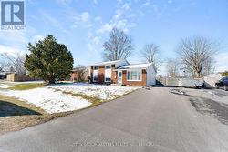 18 BAKERS LANE Loyalist (Amherstview), ON K7N 1M1
