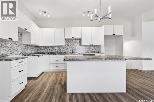 933 Stadacona STREET E  Moose Jaw, SK S6H 0K7