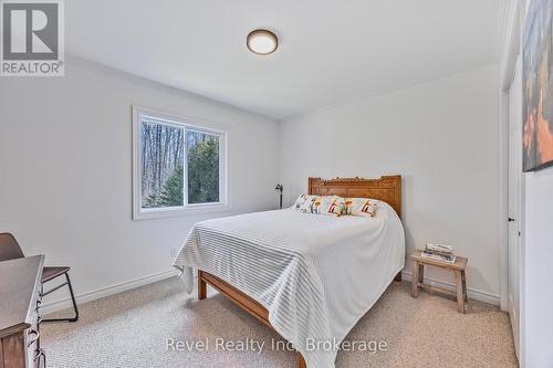 89 Trout Lane, Tiny, ON - Indoor Photo Showing Bedroom