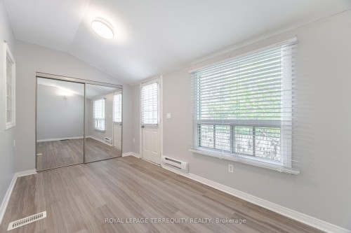 16 Royal Avenue, Hamilton, ON - Indoor Photo Showing Other Room
