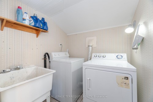 16 Royal Avenue, Hamilton, ON - Indoor Photo Showing Laundry Room