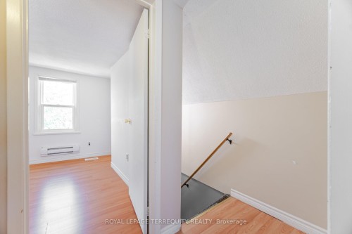 16 Royal Avenue, Hamilton, ON - Indoor Photo Showing Other Room