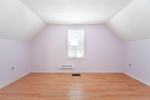 16 Royal Avenue, Hamilton, ON - Indoor Photo Showing Other Room