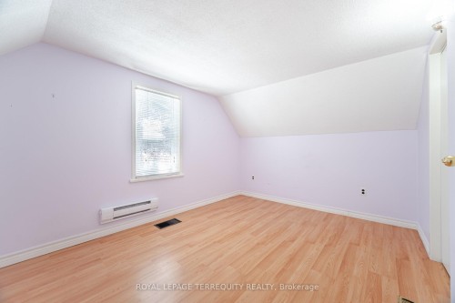 16 Royal Avenue, Hamilton, ON - Indoor Photo Showing Other Room