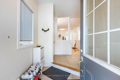 3926 Candlelight Drive, Mississauga, ON - Indoor Photo Showing Other Room