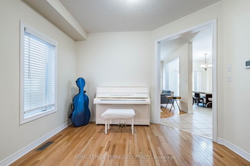 3926 Candlelight Drive, Mississauga, ON - Indoor Photo Showing Other Room