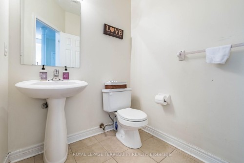 3926 Candlelight Drive, Mississauga, ON - Indoor Photo Showing Bathroom