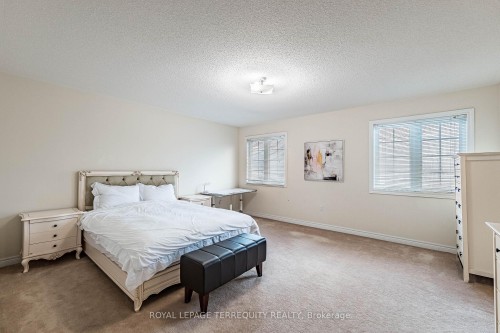 3926 Candlelight Drive, Mississauga, ON - Indoor Photo Showing Bedroom