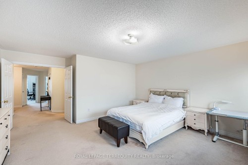 3926 Candlelight Drive, Mississauga, ON - Indoor Photo Showing Bedroom