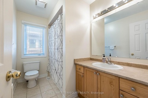 3926 Candlelight Drive, Mississauga, ON - Indoor Photo Showing Bathroom