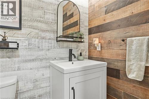 14 Kenyon Crescent, Grimsby, ON - Indoor Photo Showing Bathroom