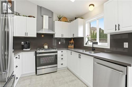 14 Kenyon Crescent, Grimsby, ON - Indoor Photo Showing Kitchen With Double Sink