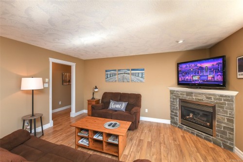 831 Aspen Rd, Comox, BC 