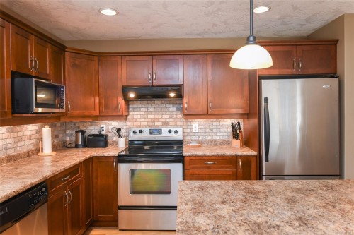 831 Aspen Rd, Comox, BC 