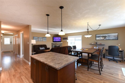 831 Aspen Rd, Comox, BC 