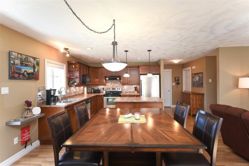 831 Aspen Rd, Comox, BC 