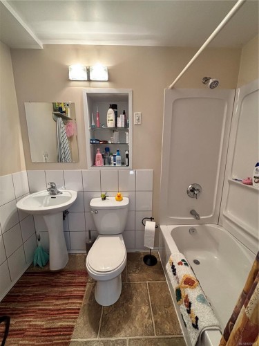 445 Chamiss Cres, Gold River, BC 