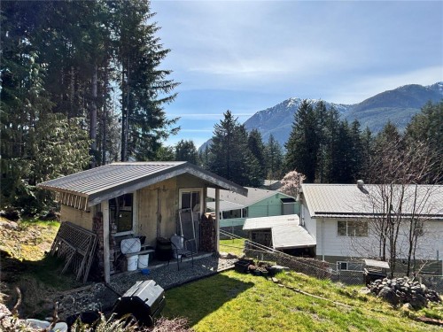 445 Chamiss Cres, Gold River, BC 