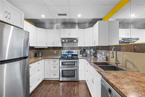 426 Davis Rd, Ladysmith, BC 