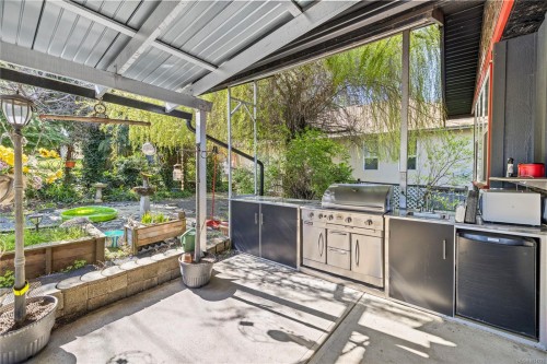 426 Davis Rd, Ladysmith, BC 