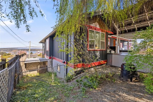 426 Davis Rd, Ladysmith, BC 