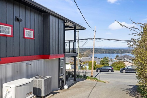 426 Davis Rd, Ladysmith, BC 