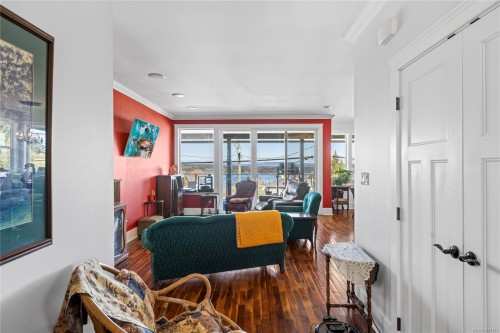 426 Davis Rd, Ladysmith, BC 