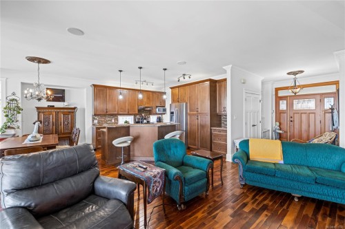 426 Davis Rd, Ladysmith, BC 