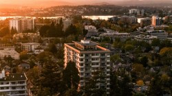 902-250 Douglas St Victoria, BC V8V 2P4