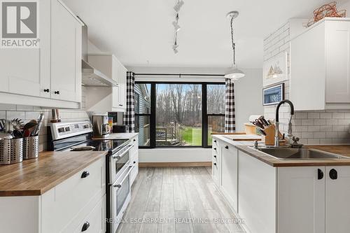 222 Concession 11 E, Hamilton, ON - Indoor Photo Showing Kitchen With Double Sink With Upgraded Kitchen