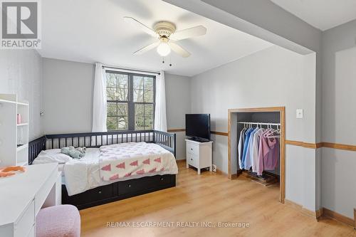 222 Concession 11 E, Hamilton, ON - Indoor Photo Showing Bedroom