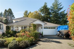1395 Epsom Close Saanich, BC V8P 5S8