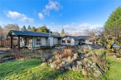 3872 Island Hwy WESTQualicum Beach, BC V9K 2G9