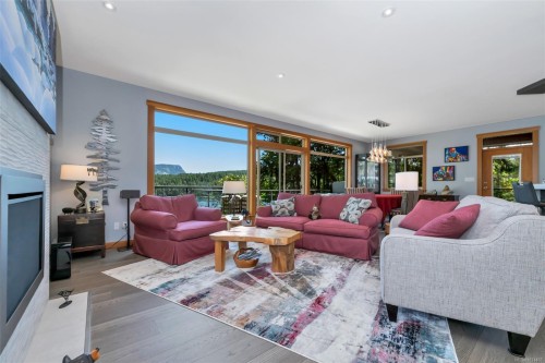 6371 Genoa Bay Rd, Duncan, BC 