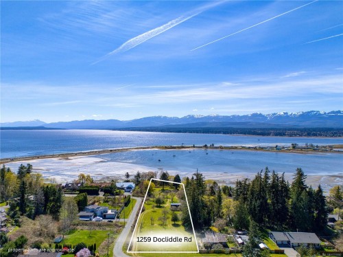 1259 Docliddle Rd, Comox, BC 