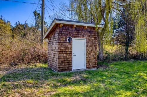 1259 Docliddle Rd, Comox, BC 