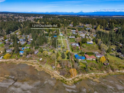 1259 Docliddle Rd, Comox, BC 