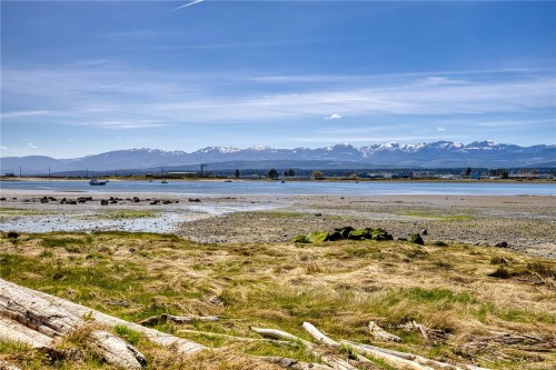 1259 Docliddle Rd, Comox, BC 