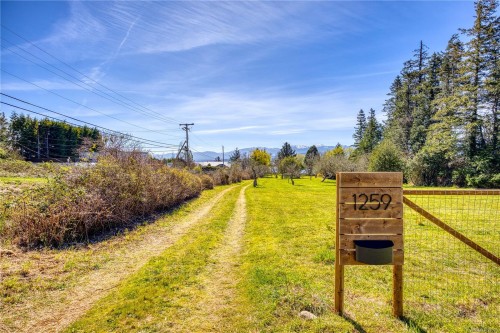 1259 Docliddle Rd, Comox, BC 
