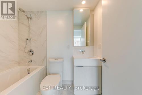 303 - 370 Martha Street, Burlington, ON - Indoor Photo Showing Bathroom