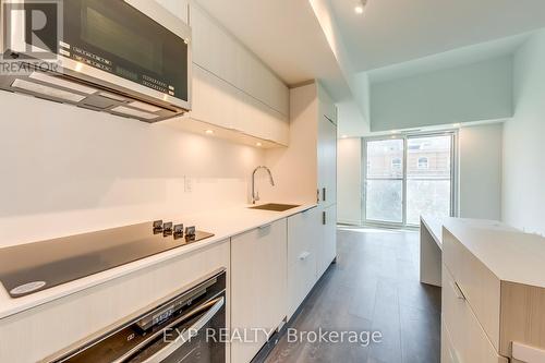303 - 370 Martha Street, Burlington, ON - Indoor Photo Showing Kitchen With Upgraded Kitchen