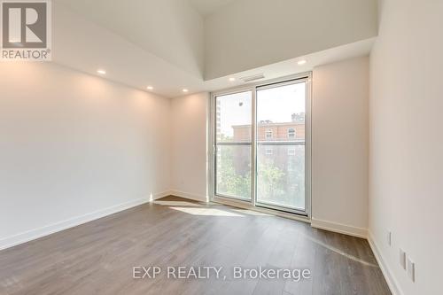 303 - 370 Martha Street, Burlington, ON - Indoor Photo Showing Other Room