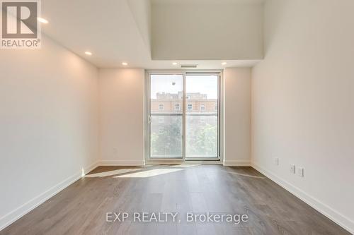 303 - 370 Martha Street, Burlington, ON - Indoor Photo Showing Other Room